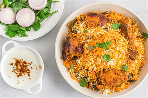  Breyani? Aromatic Spices Meet Fluffy Rice in a South African Culinary Masterpiece!