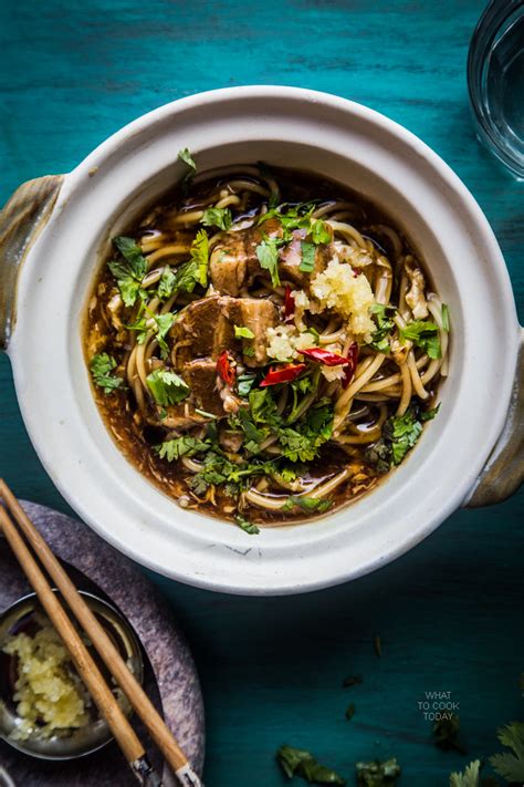  Luohe Braised Noodles: Can This Tangy Delight Truly Transport You to China's Culinary Soul?