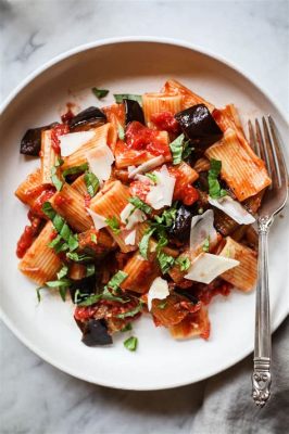  Pasta alla Norma? A Symphony of Sicilian Sweetness and Spicy Heat!