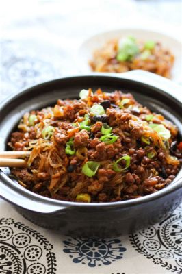  Steamed Vermicelli with Mushrooms and Minced Pork: Can This Silky-Smooth Dish Transport You to the Heart of Benxi's Culinary Heritage?